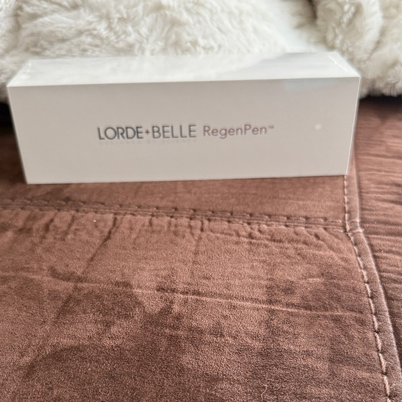 Lorde + Belle RegenPen Skincare Tool - White